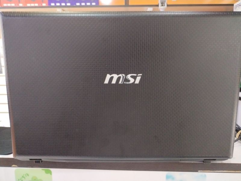 Noutbuk sotiladi MSI Core i5 Noutbuk sotiladi MSI Core i5