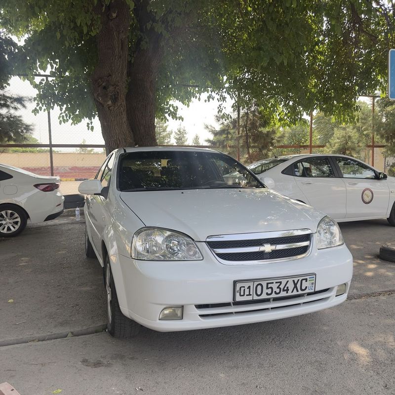 Lacetti 1.6 avtamat 2012 polni navarot Lacetti 1.6 avtamat 2012 polni navarot