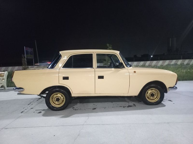 Moskvich 412 holati yaxshi