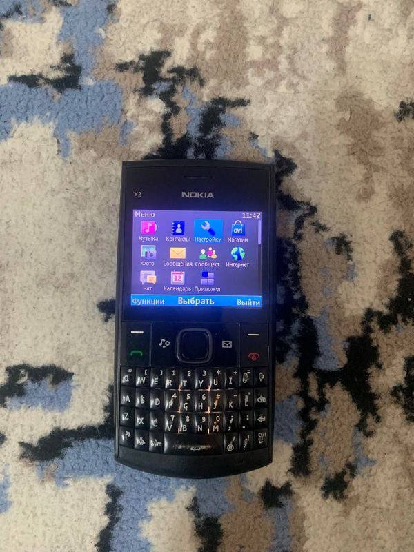 Nokia x2-01 boʻlati zor Nokia x2-01 boʻlati zor