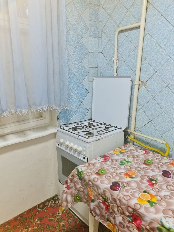 Продаётся 2-комнатная квартира у Фархадского рынка