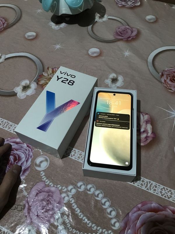 Vivo Y 28 8+8, 128 gb