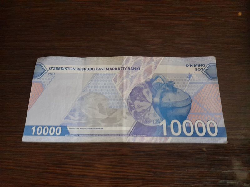 10 000 сумов продаю за 20 000 10 000 сумов продаю за 20 000