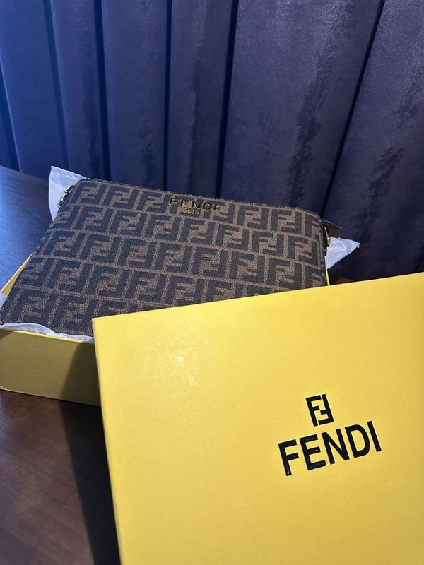 Продам Женская Сумка от Fendi, Оригинал. Новый.