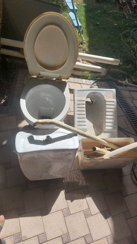 Продам Унитаз, биде б/у Продам Унитаз, биде б/у