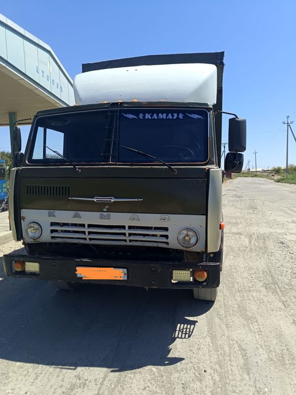 Kamaz 1990-yil yurib turgan