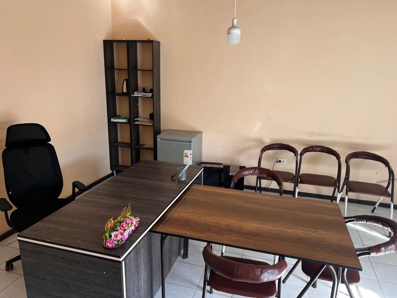 Ofis uchun mebel