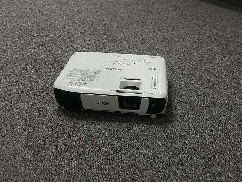 проектор epson eb-x41 eeb и экран/полотно