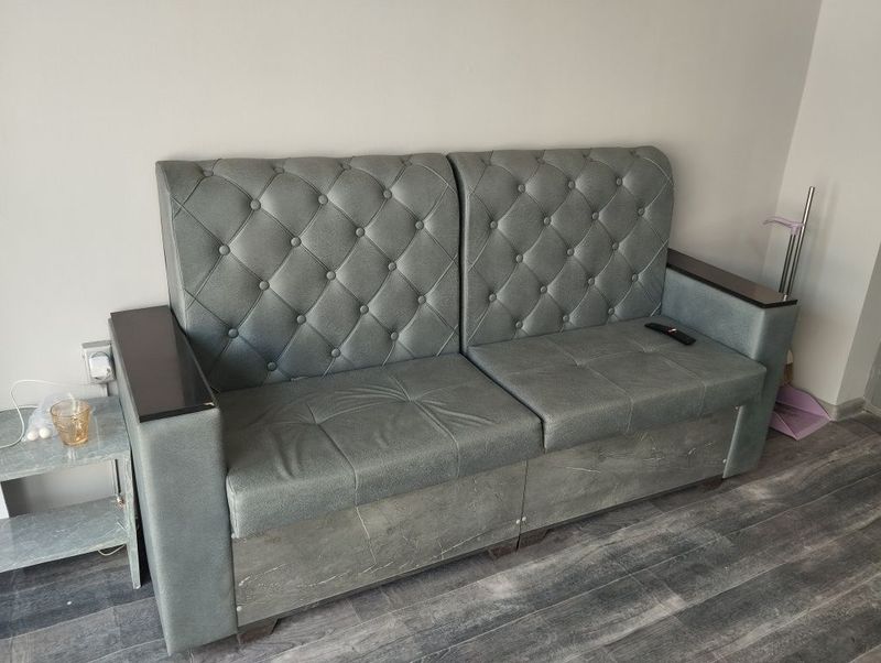 Divan sotiladi Hali yangi Divan sotiladi Hali yangi