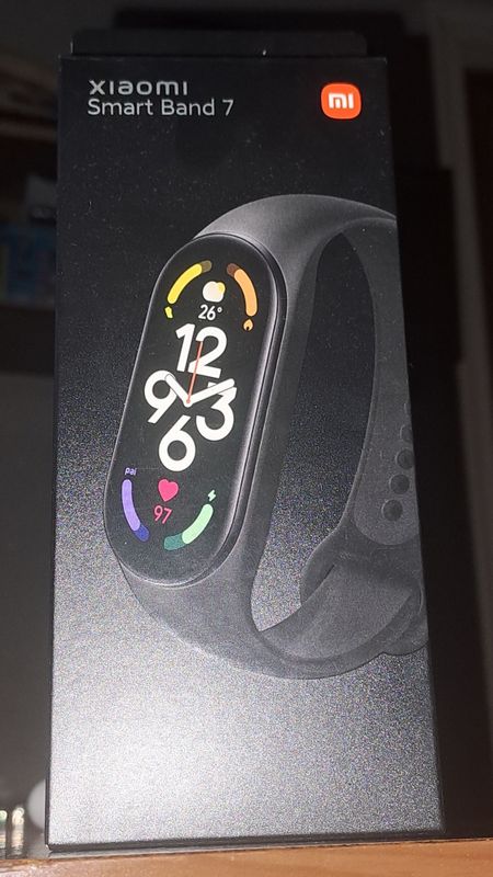 Mi Band 7 srochno sotiladi