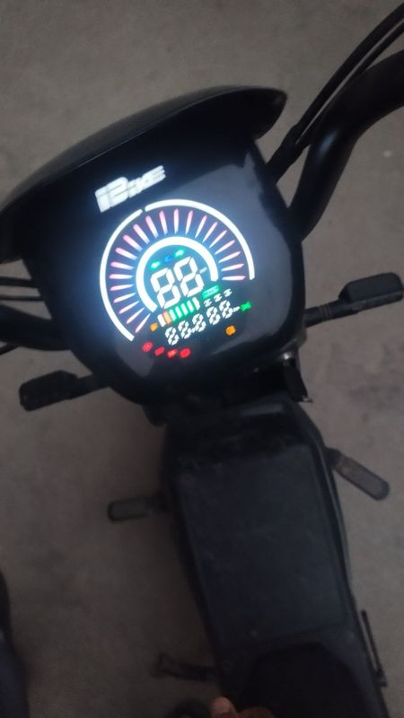 Elektro moto skuter