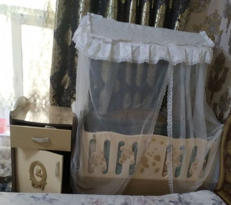 Детская кроватка .