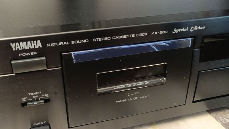 Кассетная дека Yamaha kx-580 (special edition) Кассетная дека Yamaha kx-580 (special edition)
