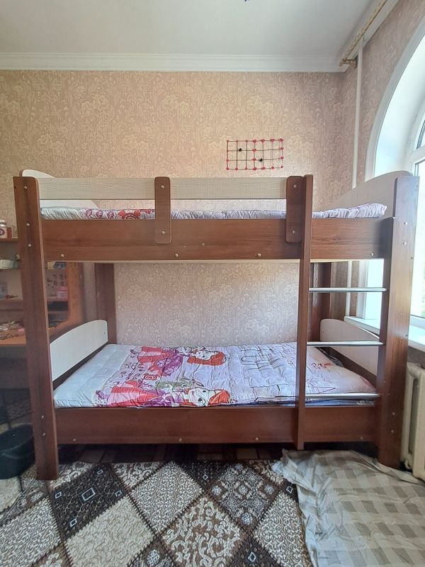 Двухярусная кровать Двухярусная кровать