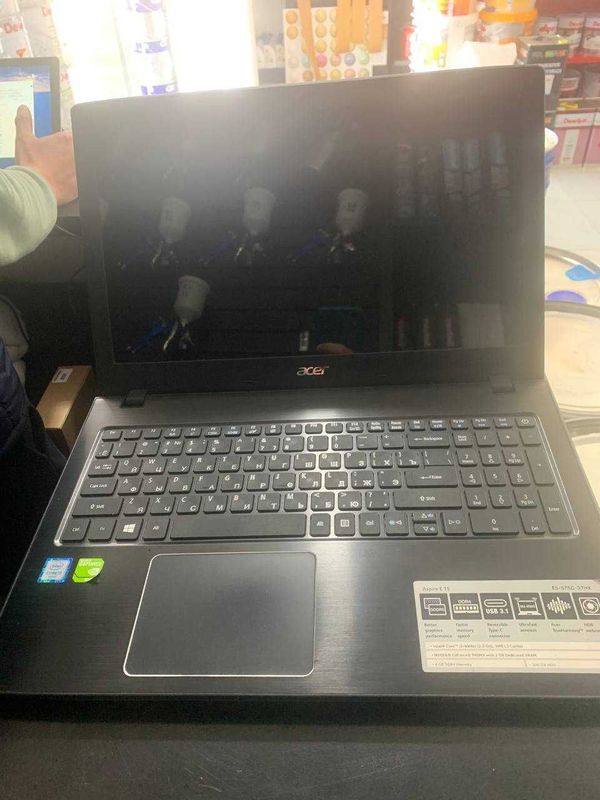 Acer Aspire E 15 E5-575G 15.6" Intel Core i3 6006U Acer Aspire E 15 E5-575G 15.6" Intel Core i3 6006U