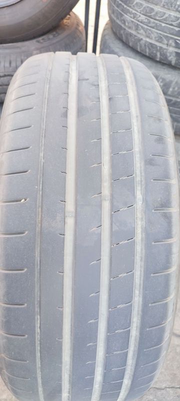 Leapmotor C16 1 ta R21 shina sotiladi