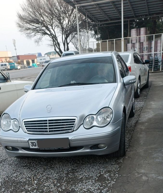 Mersedes benz c200