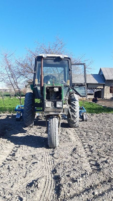 Traktor MTZ 80 sotiladi