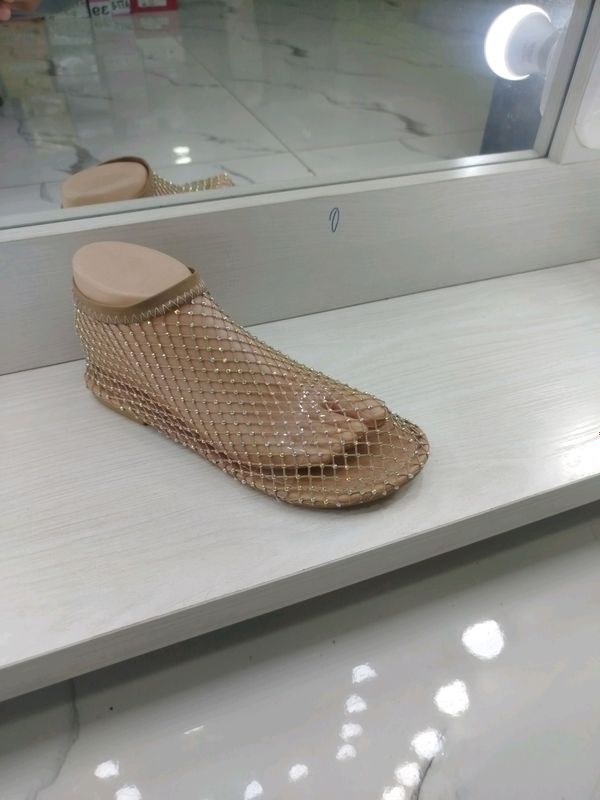 Trendagi poyafzal Trendagi poyafzal