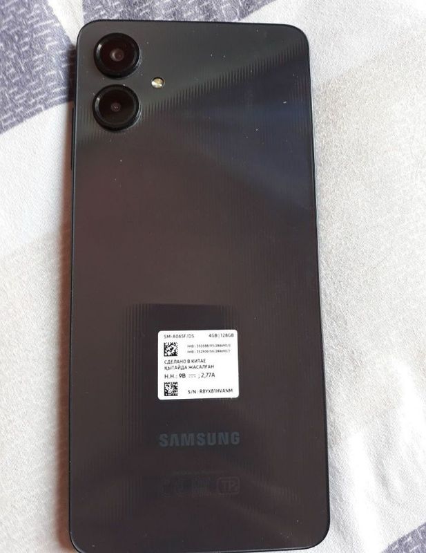 Samsung A06 telefoni sotiladi