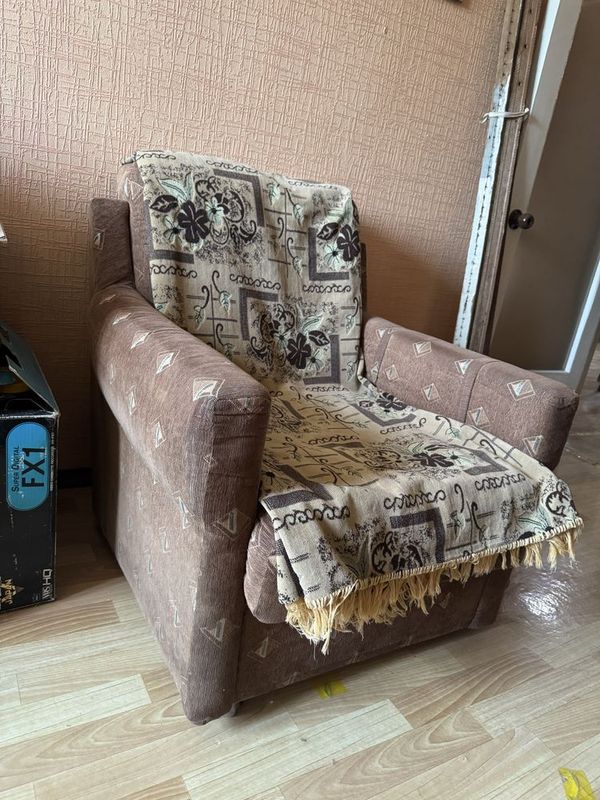 Продам 2 кресла Продам 2 кресла