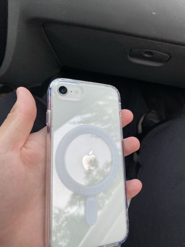 Iphone se 22 tel yaxshi Iphone se 22 tel yaxshi