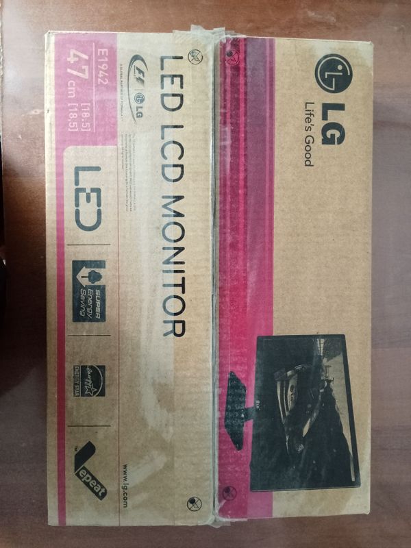 Монитор LG 18.5"