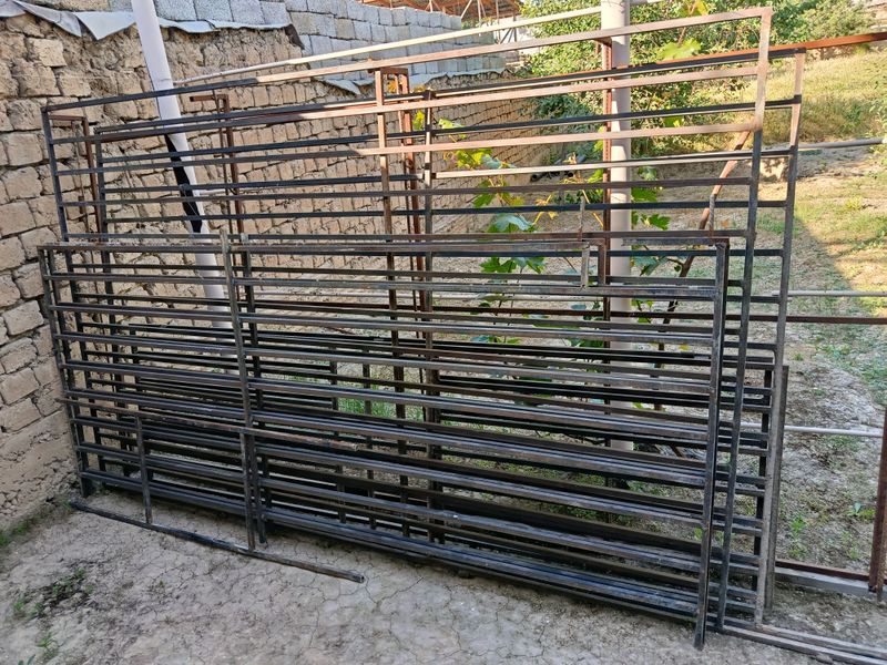 2×2profildan yasalgan panjara sotiladi. 2×2profildan yasalgan panjara sotiladi.