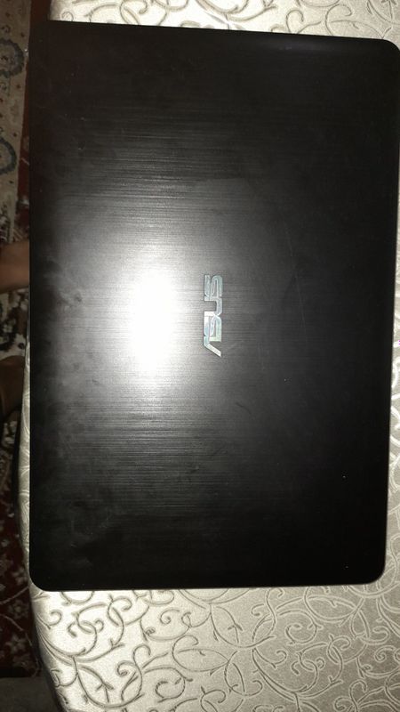 ASUS 7 qora rangda 78gb