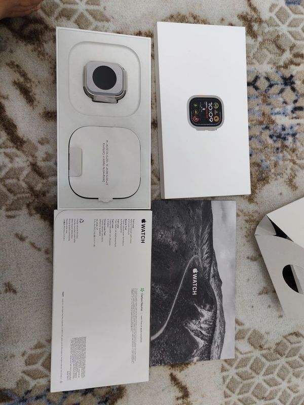 Apple watch ultra 2 49mm Natural Titanium
