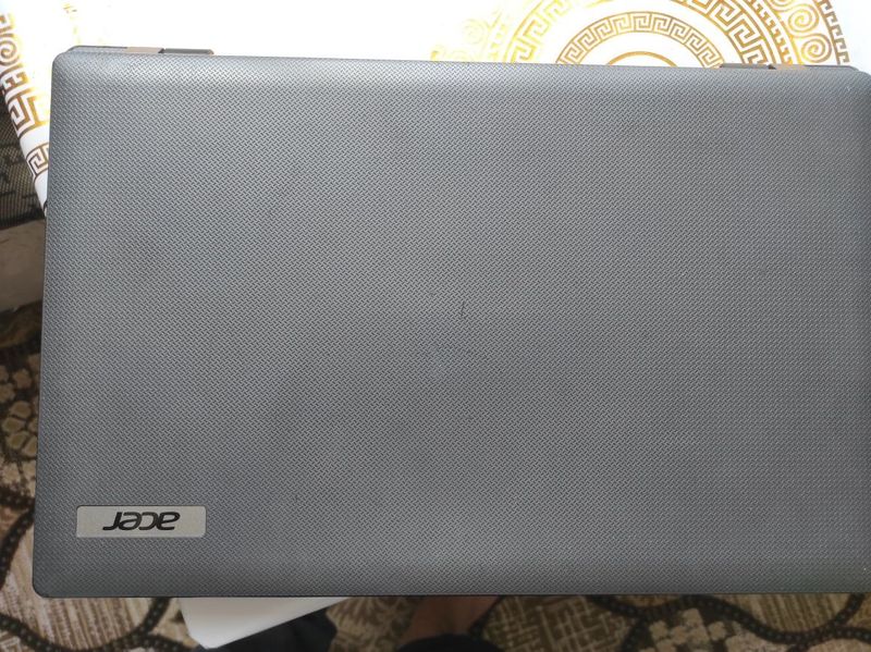 Acer noutbuk sotiladi Acer noutbuk sotiladi