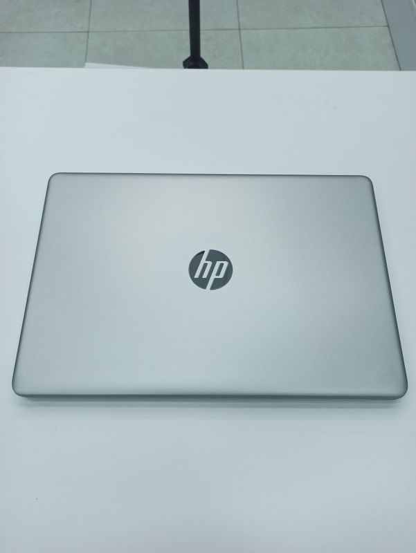 hp Noutbuk Platinum Silver