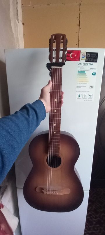 Gitara 38sm .