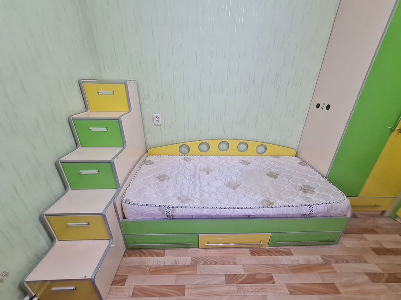 Продаю кровать детскую
