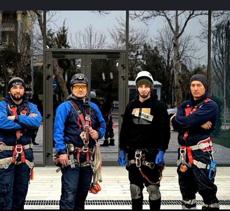 Oyna yuvish, cleaning мойка оконь . Oyna yuvish, cleaning мойка оконь .