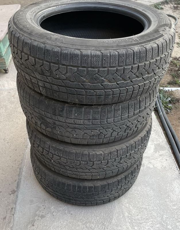 Kumho Asymmetric 235/60/18