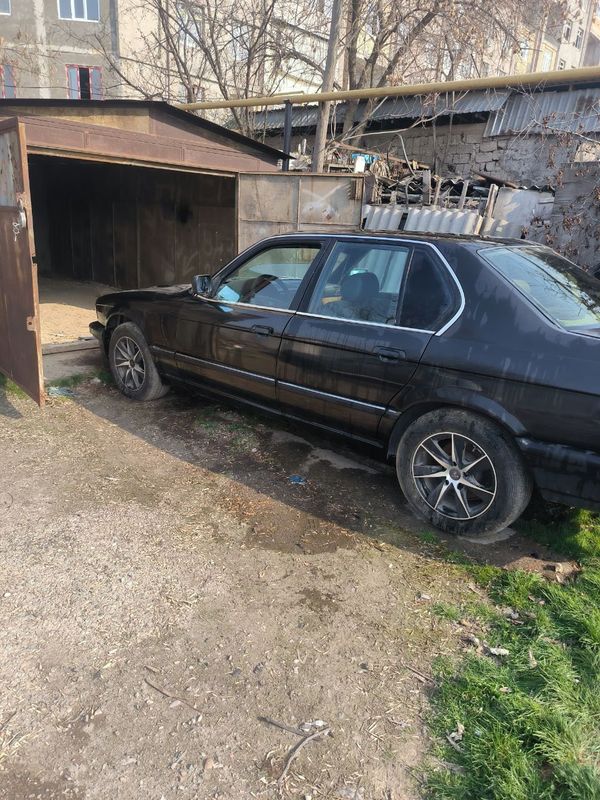 BMW 730, 1988 г. (не на ходу) – срочная продажа!