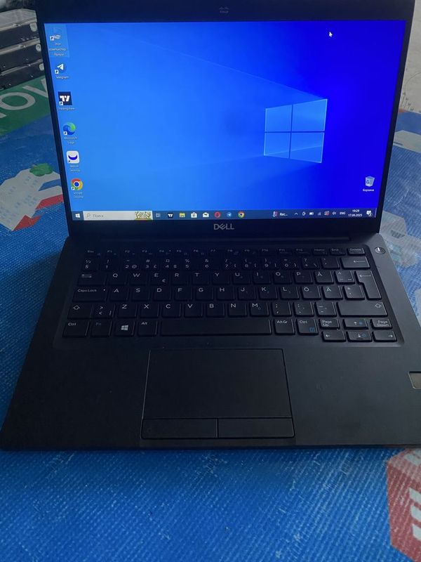 Dell Noutbuk Делл ноутбук сенсорный Dell Noutbuk Делл ноутбук сенсорный