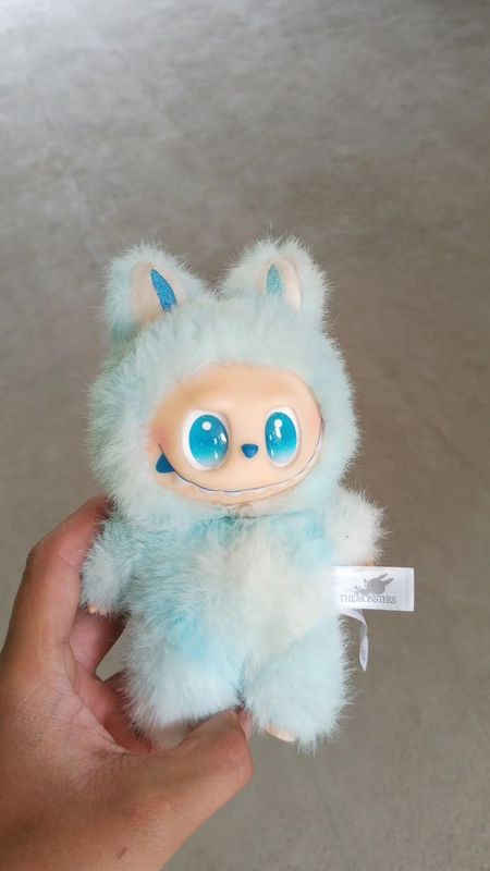 sotiladi labubu