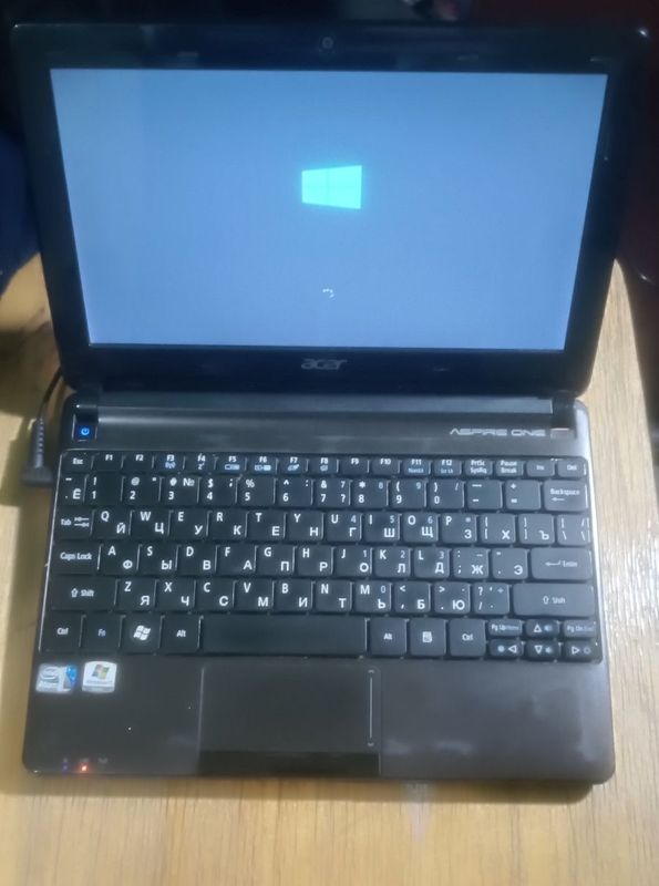 Net book sotiladi xolati yaxshi Acer one 270d