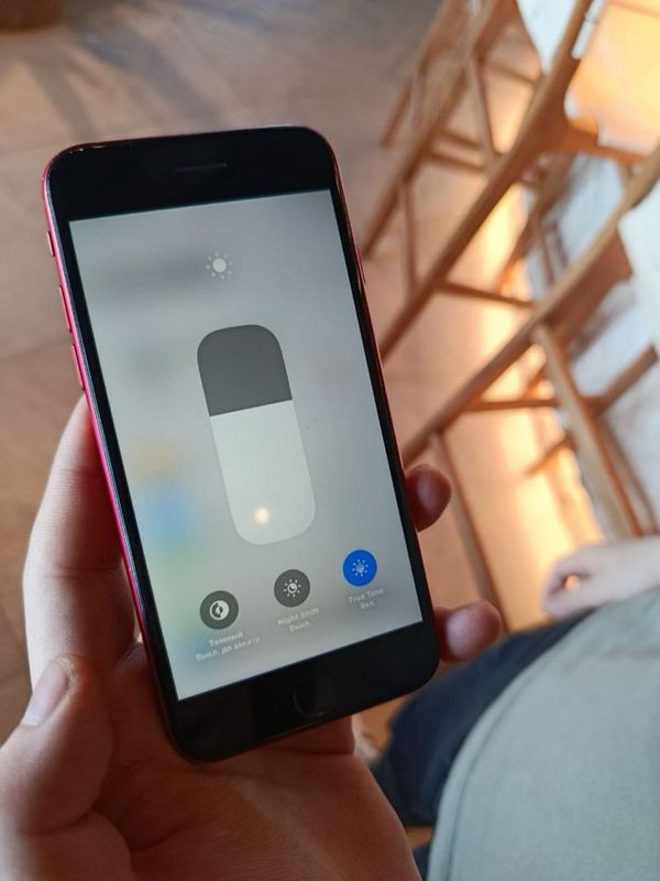 Продаю iphone se 2020 Продаю iphone se 2020