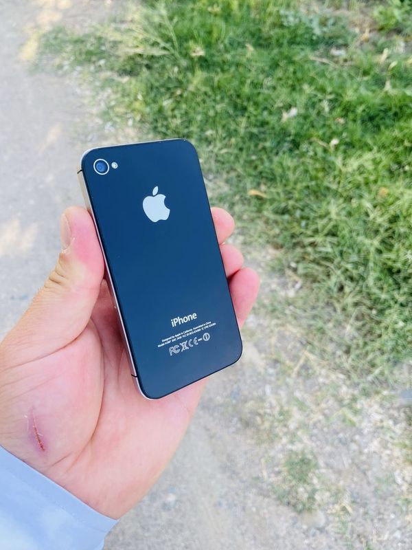 Iphone 4s 32gb holati ideal 12-13 yillik telefon Iphone 4s 32gb holati ideal 12-13 yillik telefon