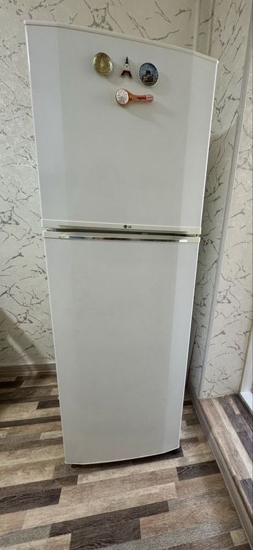 Продается холодильник LG