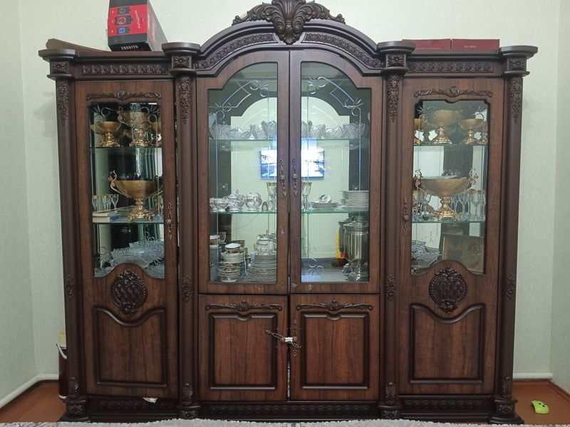 Продается стенка в хорошем состоянии