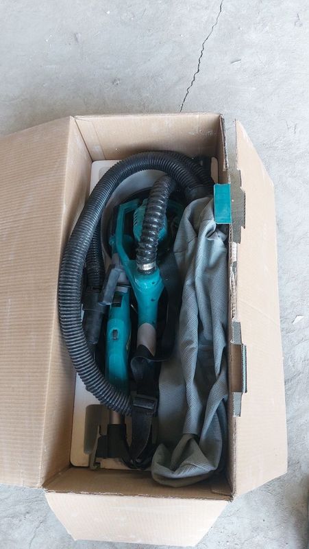 Shkurka aparat Total 1050w Shkurka aparat Total 1050w