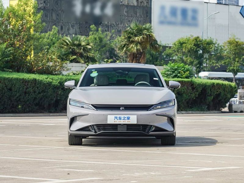Byd Han EV 506km 2025 модель предзаказ по низким ценам Byd Han EV 506km 2025 модель предзаказ по низким ценам