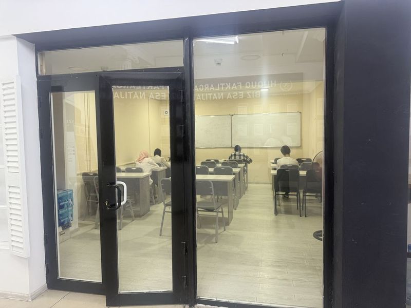 O’quv markaz xonalari jihozlari bilan ijaraga beriladi O’quv markaz xonalari jihozlari bilan ijaraga beriladi