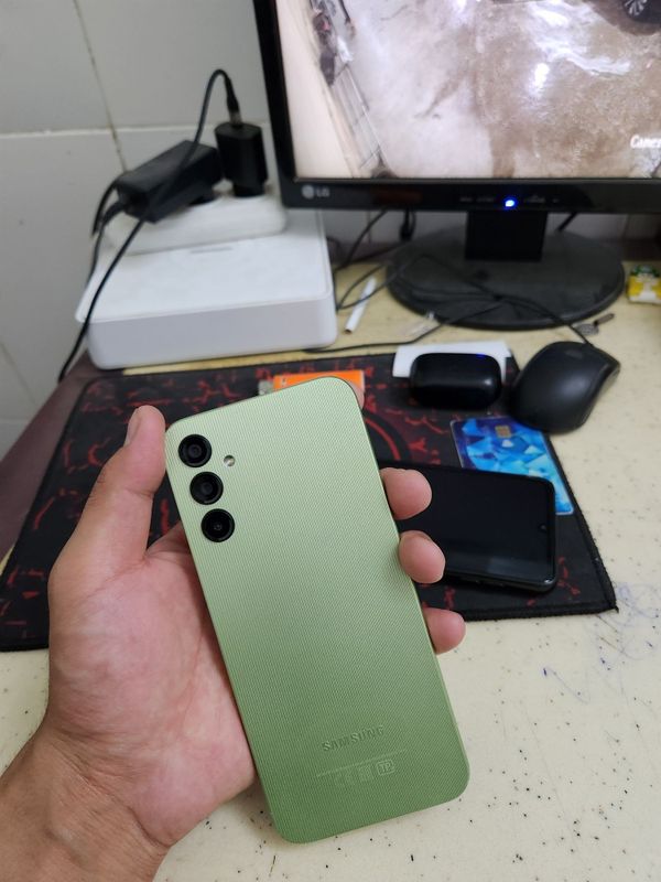 Samsung a14 vetnam 4/64 Samsung a14 vetnam 4/64