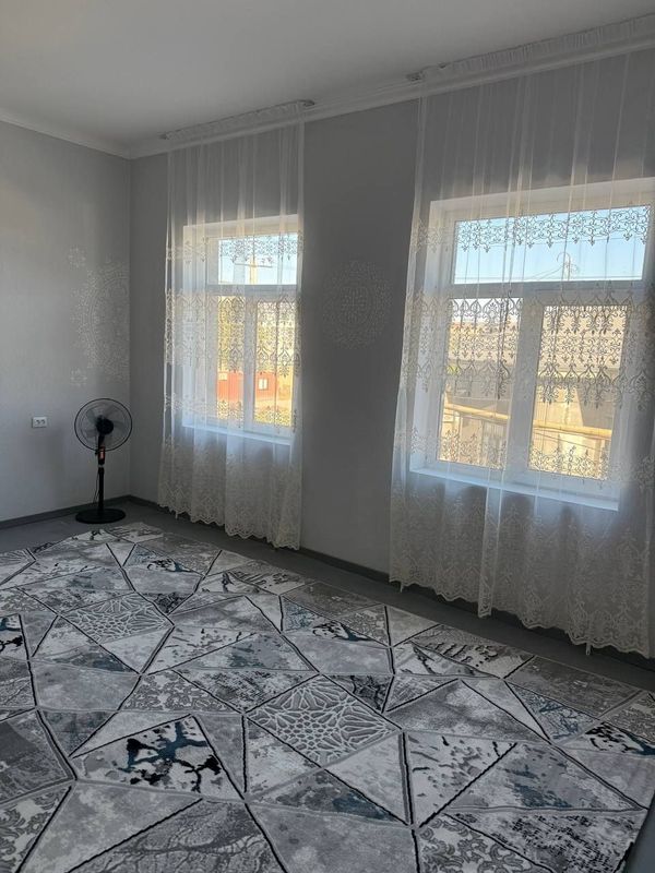Sergelida 3 xonali honadon ijaraga beriladi, narxi 350 $ navastroyka