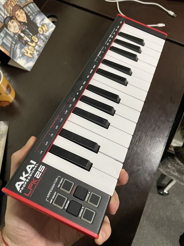 Midi Клавиатура AKAI LPK25 Midi Клавиатура AKAI LPK25
